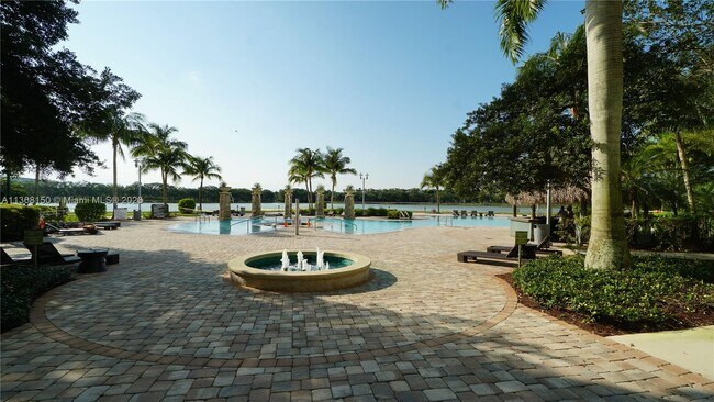 Building Photo - 2641 N Flamingo Rd