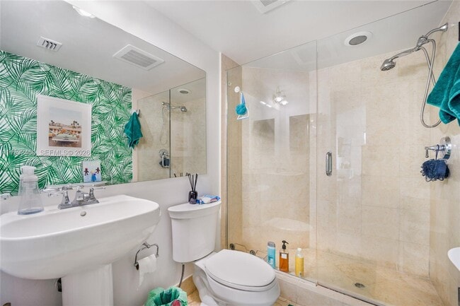 Building Photo - 20000 E Country Club Dr