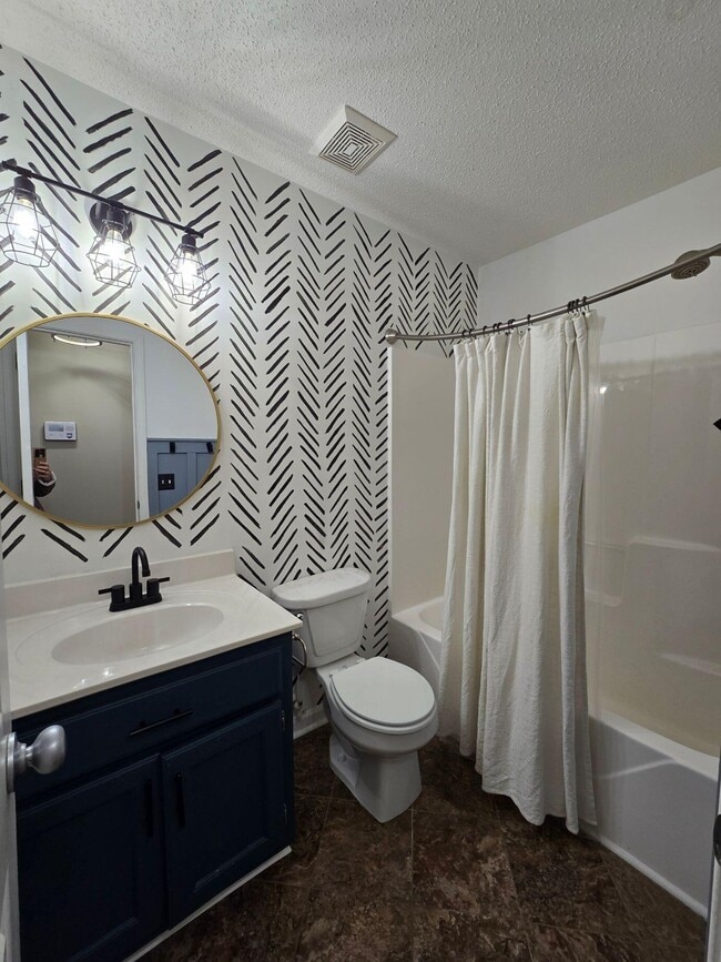 Building Photo - 901 Tristan St