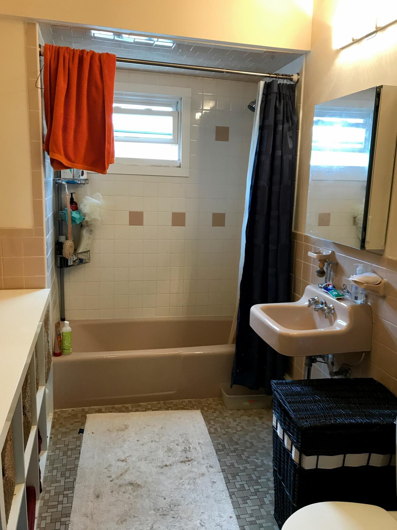 Building Photo - 3 Calvin St