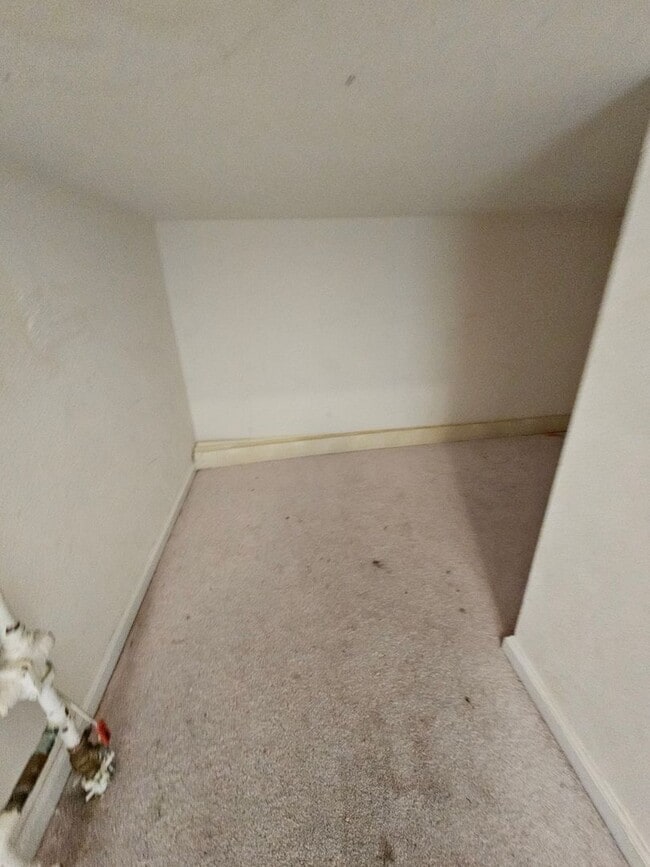 Building Photo - Charming House 3 Beds 2 1/2 Baths 2 Living...