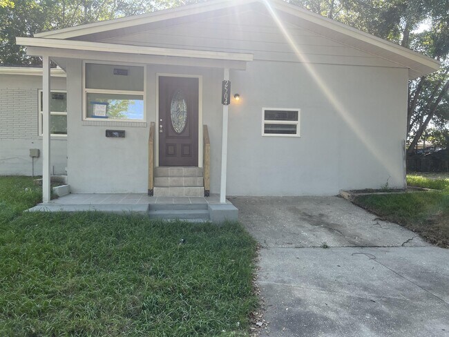 Primary Photo - 2504 Danson St
