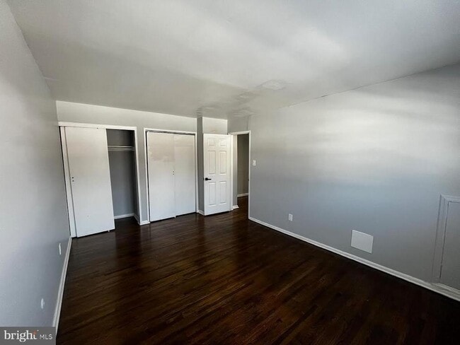 Building Photo - 91 Oak St