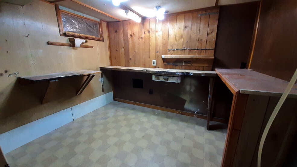 Work Shop 1.1 - 821 10th St W