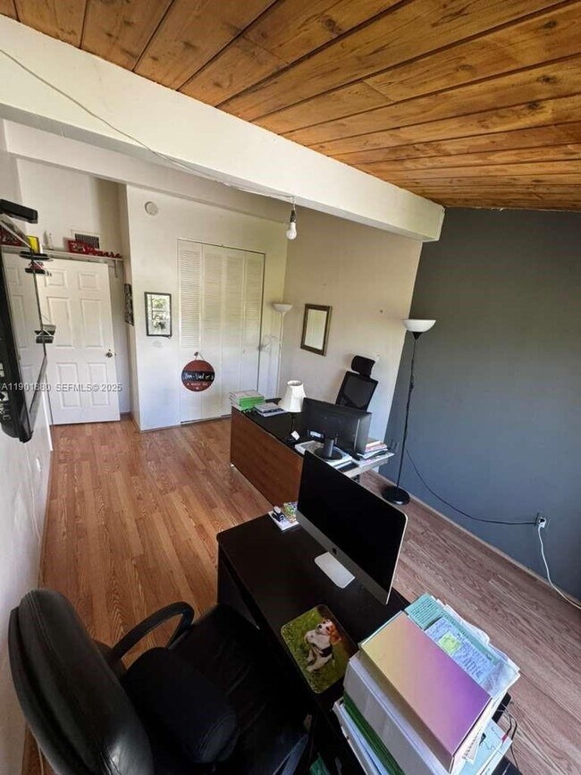 Building Photo - 19416 NE 26th Ave