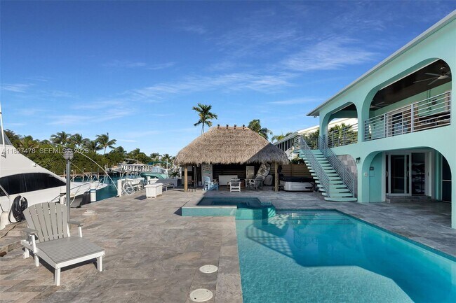 Building Photo - 232 W Seaview Dr