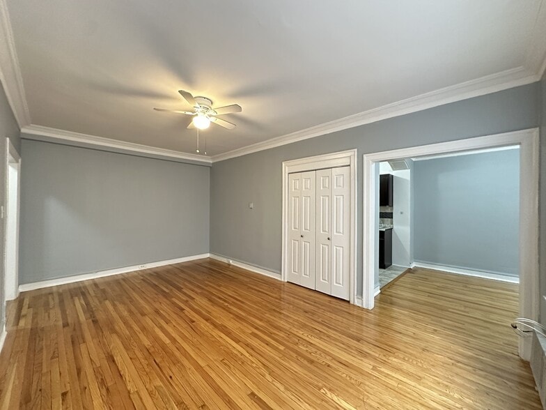 Building Photo - 1363 W Estes Ave