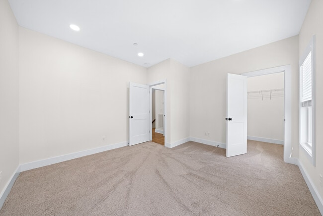 Building Photo - 1431 Spring Pointe Ln