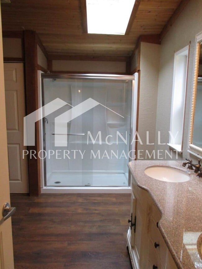 Building Photo - 3 Bedroom 2 Bath Home in Lakebay