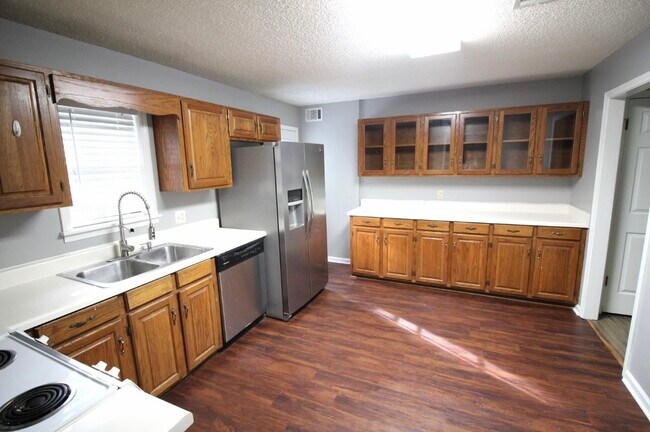 Building Photo - 175 Fern Ridge Rd