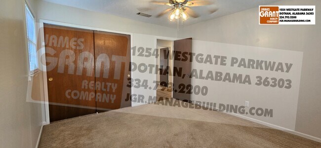 Building Photo - 1511 Shrewsbury Dr