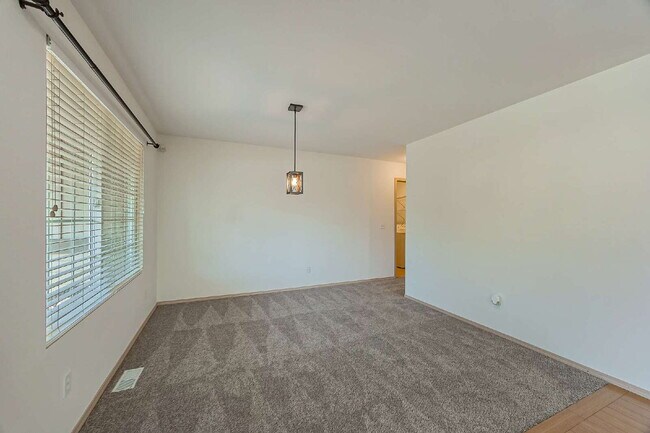 Building Photo - **NO SHOWINGS AT THIS TIME. WE HAVE A PEND...