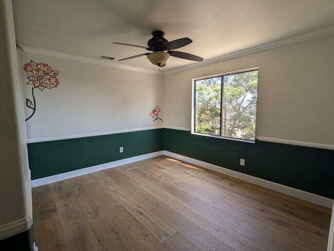 Building Photo - 10021 Resmar Ct