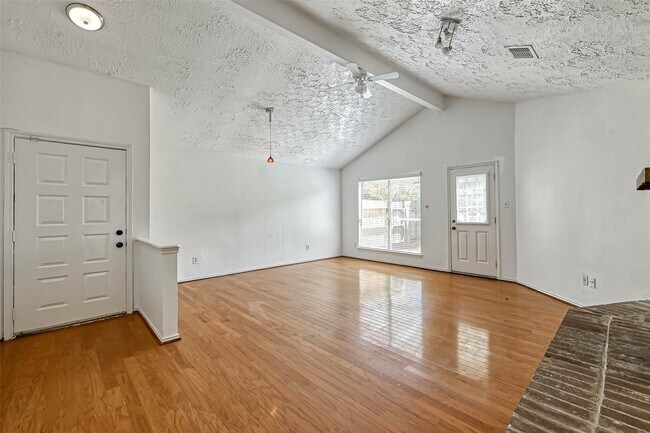 Building Photo - 16319 La Luna Dr