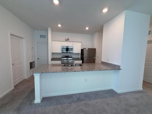 Building Photo - 452 Hennepin Lp