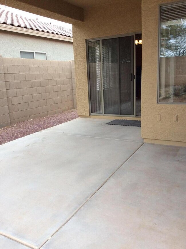 Building Photo - 44812 Paraiso Ln