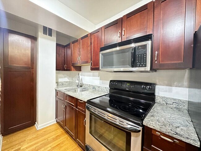 Building Photo - 4180 N Marine Dr