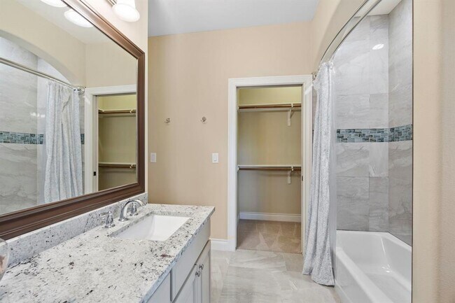 Building Photo - 2624 University Club Dr