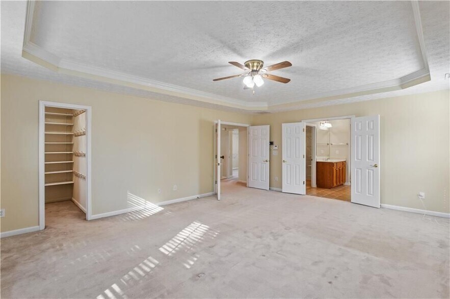 Building Photo - 130 S Links Dr