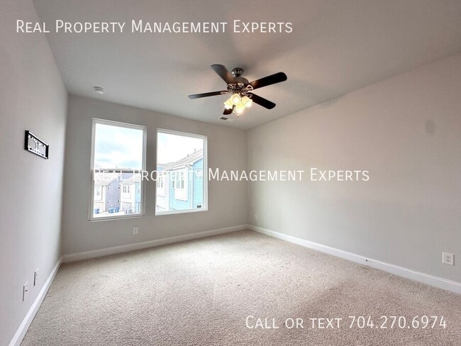 Building Photo - 2113 Statesville Ave
