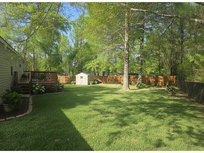 Building Photo - 235 Alview Dr