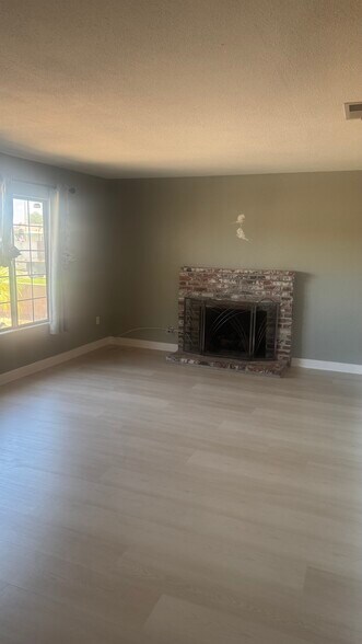 Building Photo - 2620 S Balboa Ave