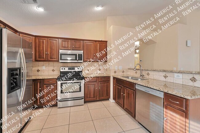 Building Photo - 1311 E Elm Rd