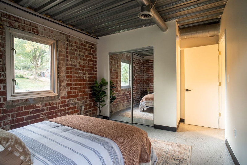 Building Photo - 15 Burbank Dr SW