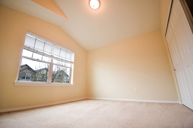 Building Photo - Beautiful Home in Amazing Neighborhood!