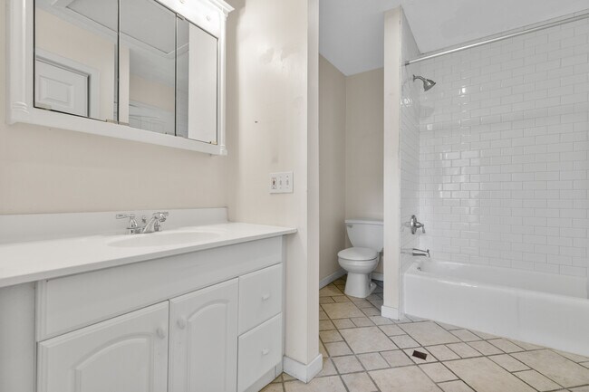 Building Photo - 58 Edgewood Ave