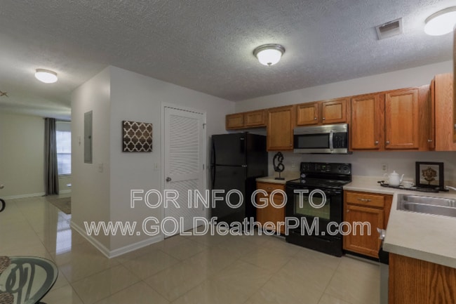 Building Photo - 1363 Benley St