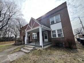 Building Photo - 385-387-387 E Arcadia Ave