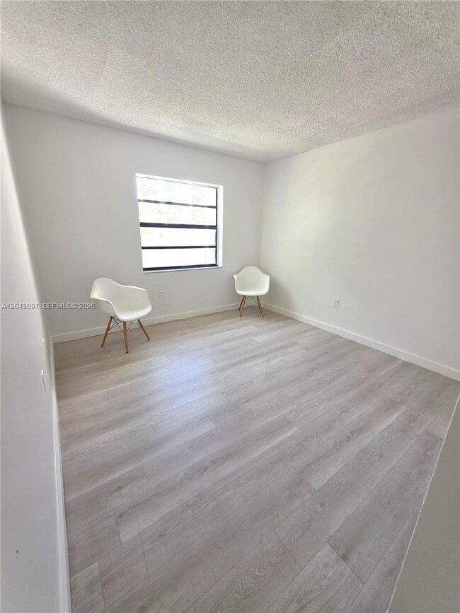 Building Photo - 3582 NE 171 St
