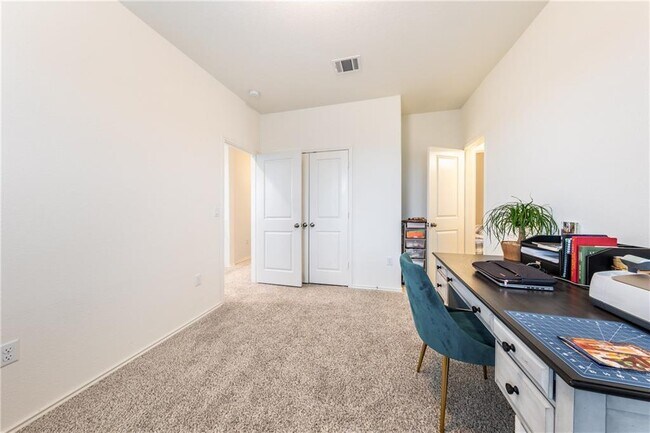 Building Photo - 1111 Diggy Dr