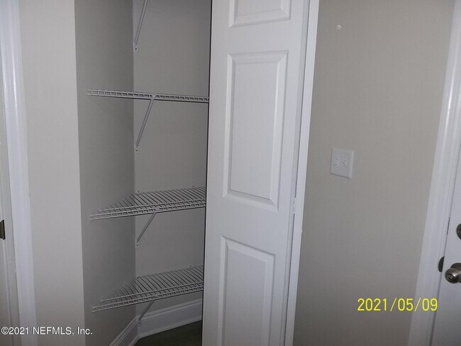 Building Photo - 8072 Kilwinning Ln