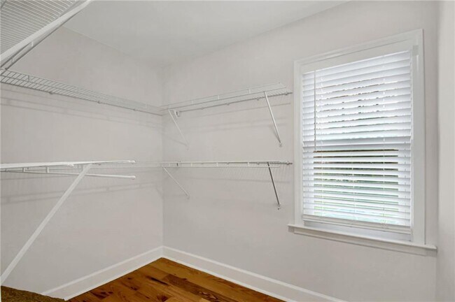 Building Photo - 8 Huntington Pl Dr