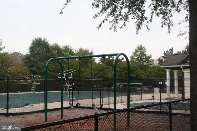 Building Photo - 46728 Hollow Mountain Pl