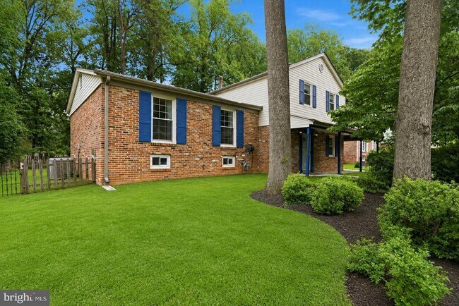 Building Photo - 809 Woodley Dr