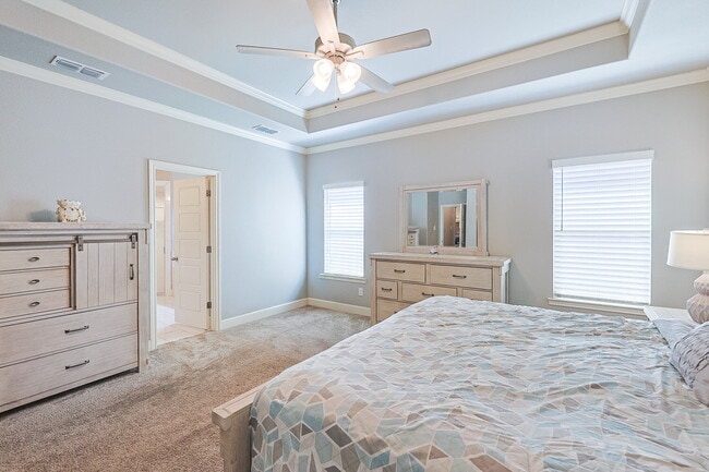 Building Photo - Stunning 4-Bedroom with 3 Full Baths & 3 Car Garage in Charming Brooke Heights!
