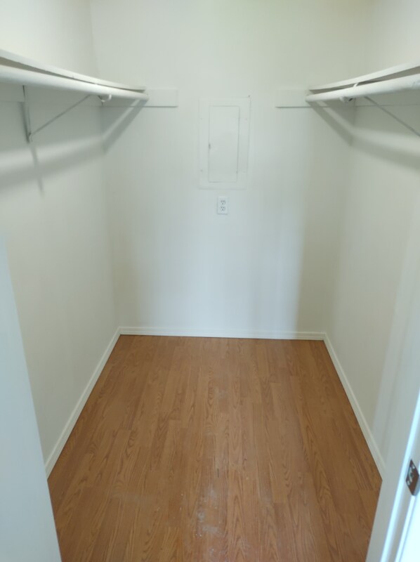 Building Photo - 7515 Winnetka Ave