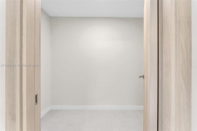 Building Photo - 5419 NE 22nd Ave