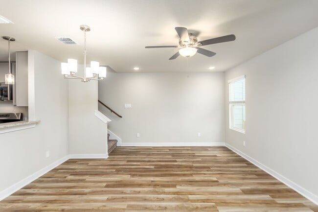 Building Photo - Move-In Ready 3BR with Private Yard & Modern Upgrades – Won’t Last!