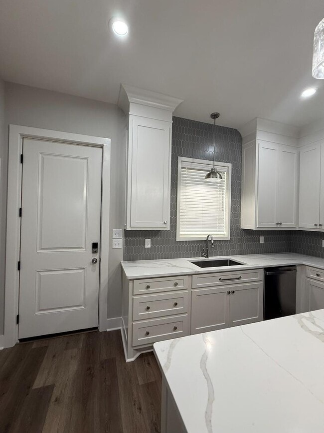 Building Photo - 4151 W Prien Lake Rd