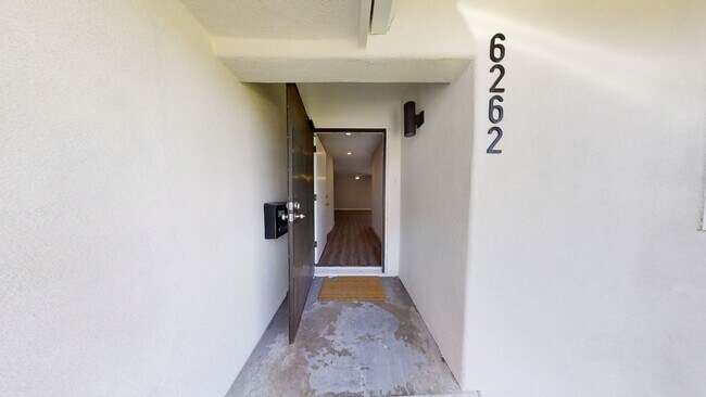 Building Photo - Newly Renovated, 7 BD 4 BR, Close to Campus!