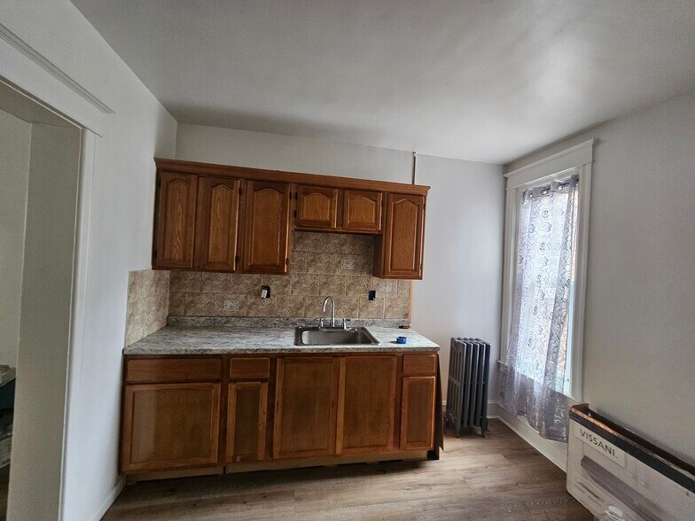 Building Photo - 1094 Alcott St