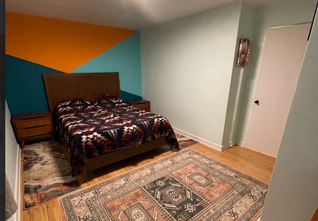 Building Photo - 1800 Taylor Ave N