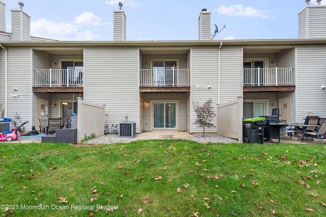 Building Photo - 14 Stuart Dr