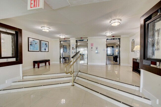 Building Photo - 333 NE 21st Ave