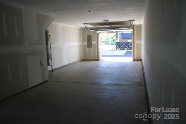 Building Photo - 1340 Hamilton St