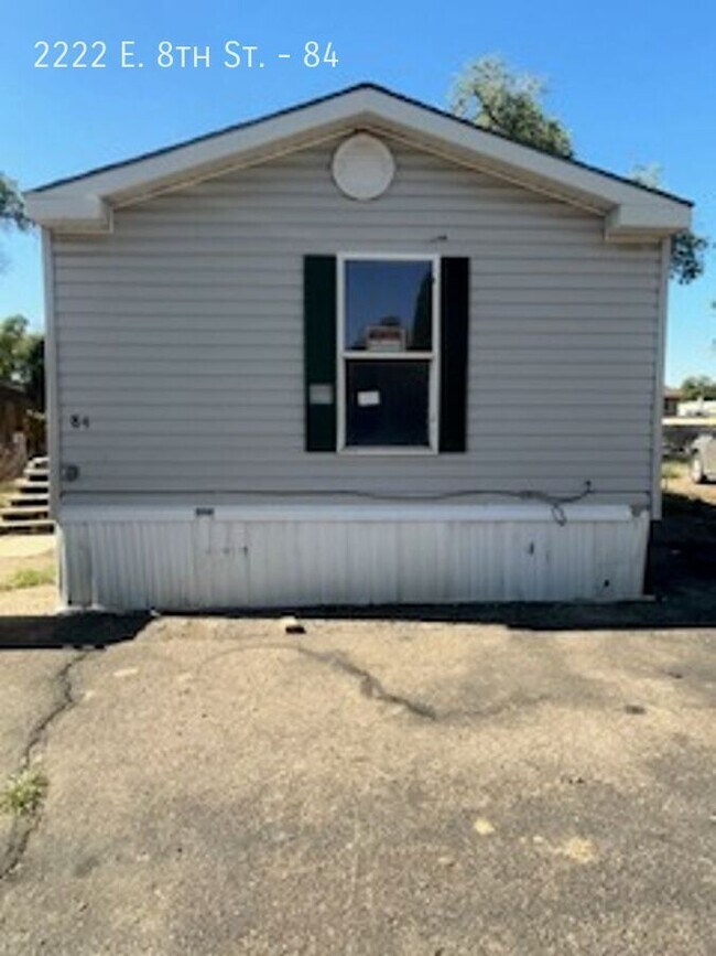 Building Photo - 2222 E 8th St